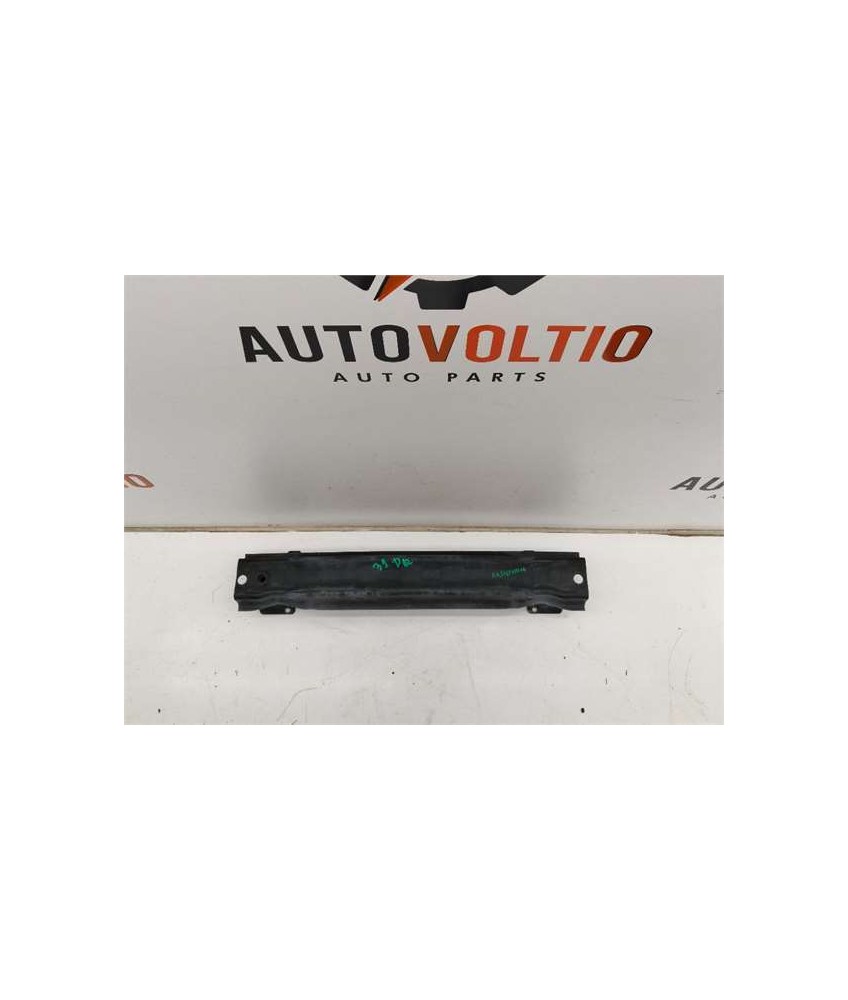 Traviesa Paragolpes Delantero