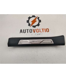 Moldura Puerta Trasera Izquierda