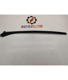 Moldura Parabrisas Derecha
