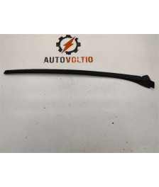 Moldura Parabrisas Izquierda