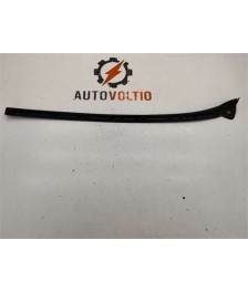Moldura Parabrisas Izquierda