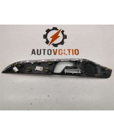 Moldura Puerta Delantera Izquierda