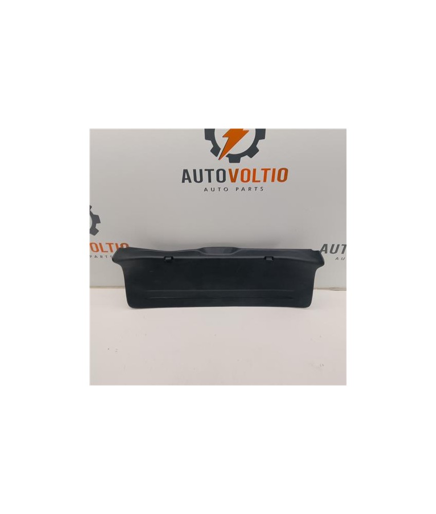 Guarnecido Porton Trasero