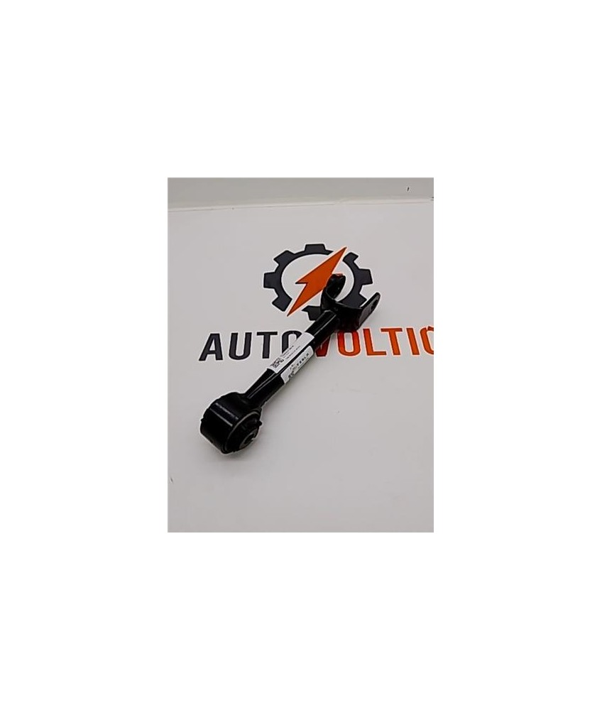 Brazo Centro Suspension Trasera Derecha