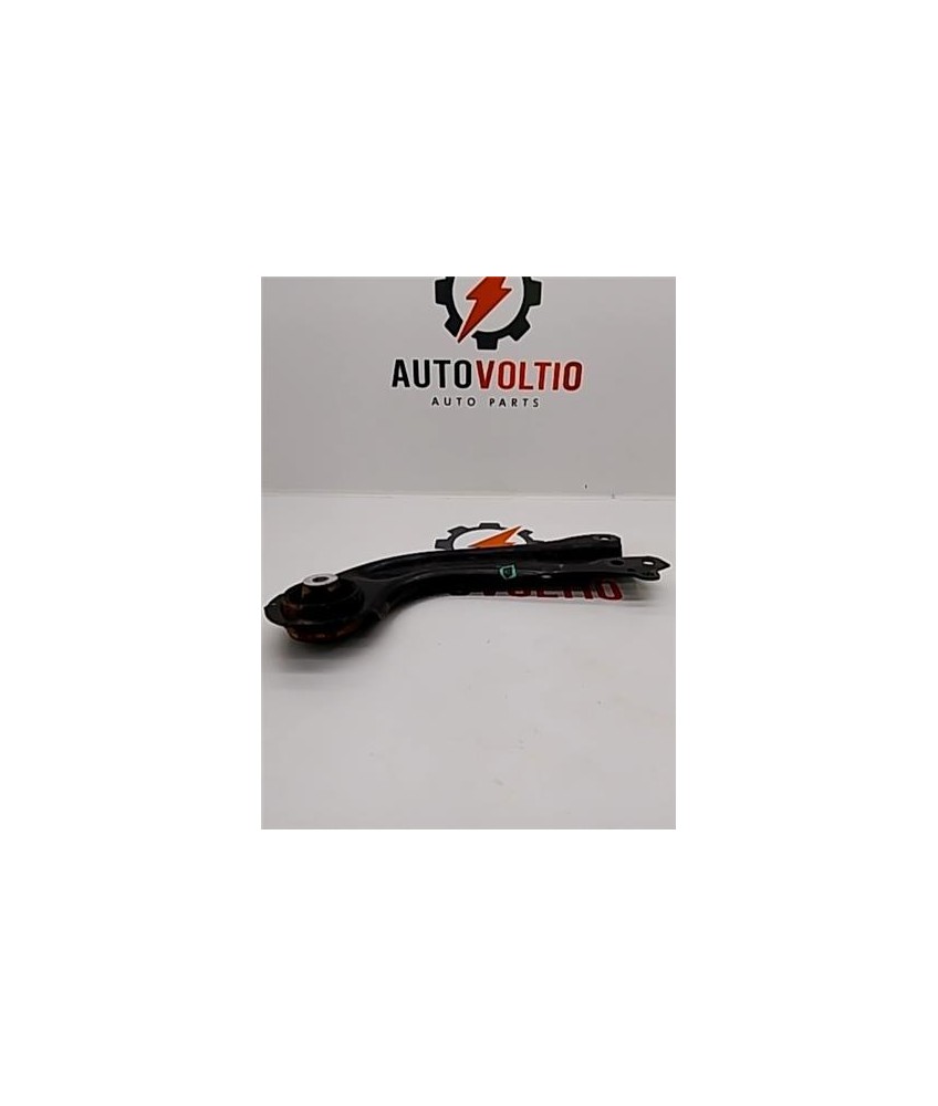 Brazo Centro Suspension Trasera Derecha