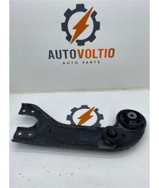 Brazo Centro Suspension Trasera Derecha