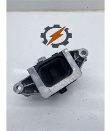 Soporte izquierdo motor