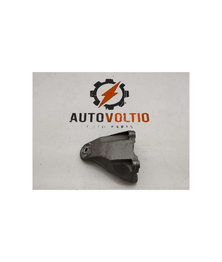 Soporte izquierdo motor