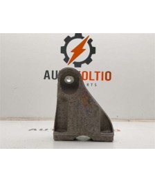 Soporte izquierdo motor