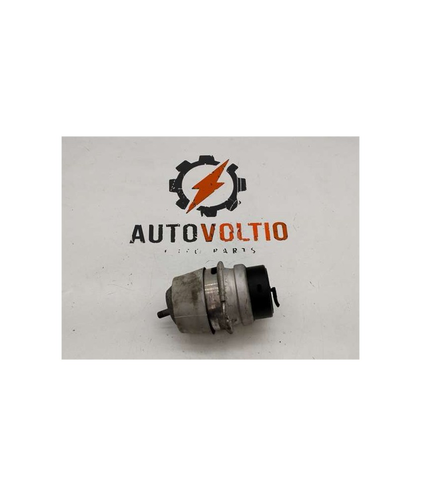 Soporte izquierdo motor