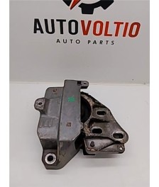 Soporte delantero izquierdo motor