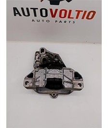 Soporte delantero izquierdo motor