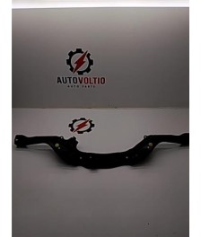 Traviesa delantera superior