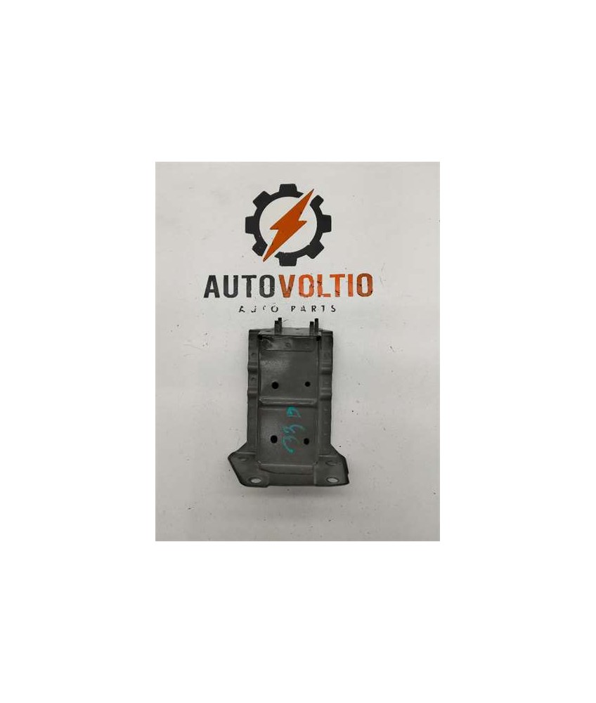 Soporte derecho paragolpes delantero