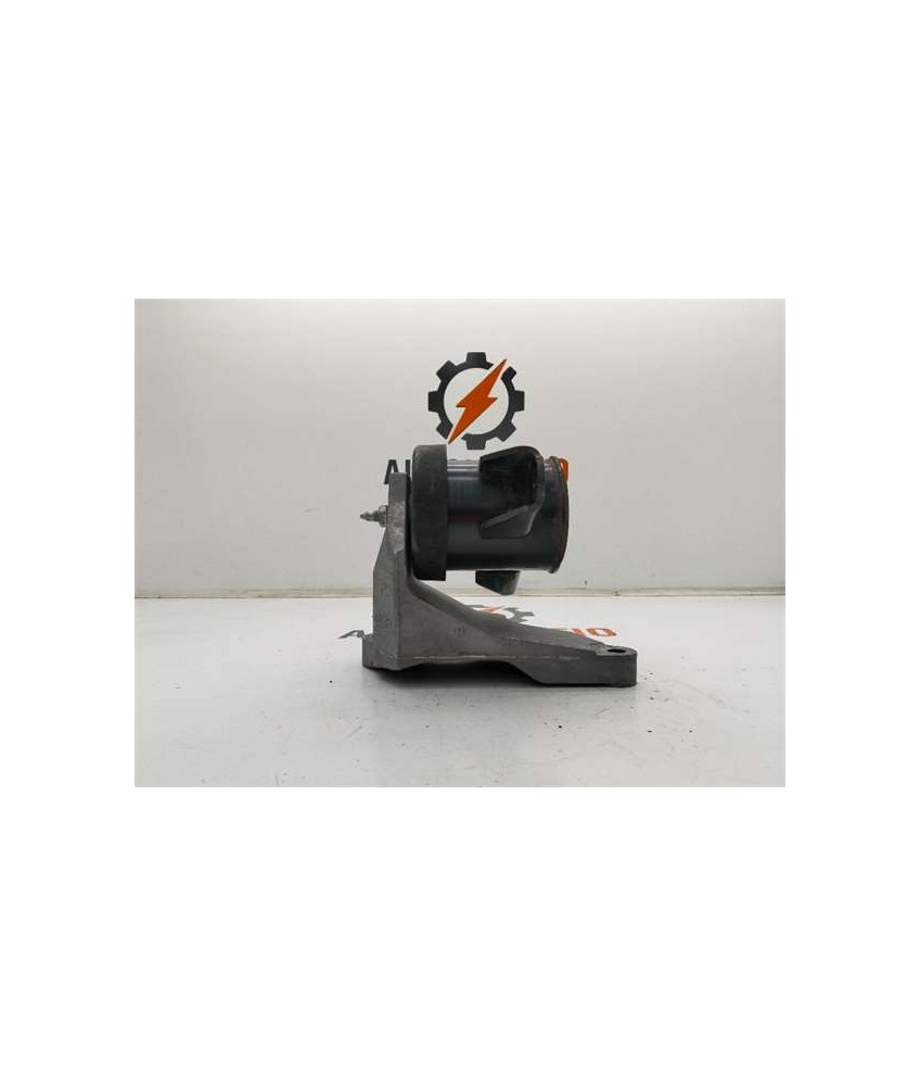 Soporte delantero derecho motor