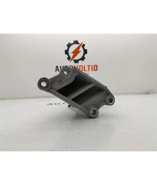Soporte delantero izquierdo motor